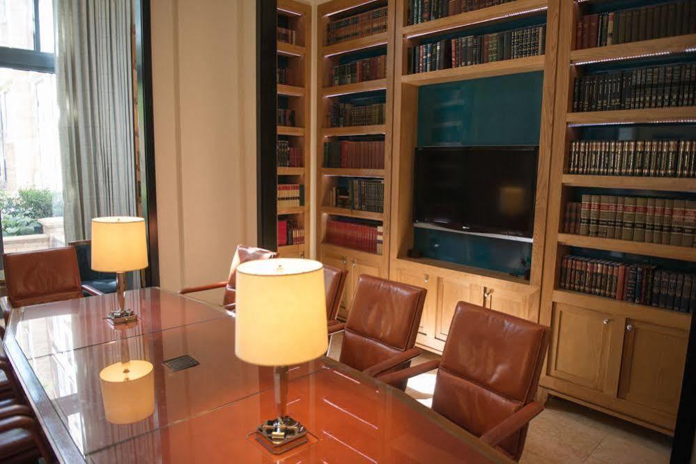 Crystal Quarters Furnished Apartments At The Gramercy Arlington Exterior foto